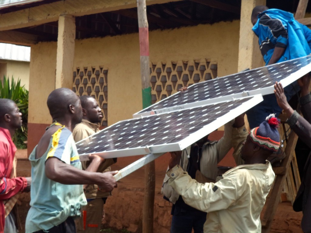 Proyecto solidario para facilitar el desarrollo de instalaciones de autoconsumo fotovoltaico en Camerún