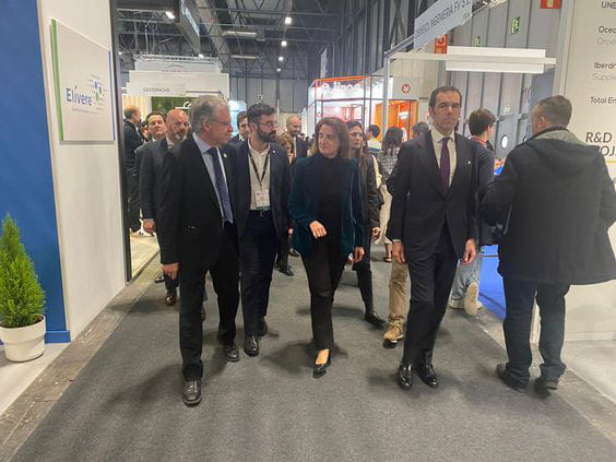 UNEF traslada a la vicepresidenta tercera, Teresa Rivera, el esplendor de la industria fotovoltaica española durante la inauguración de la Feria Genera 2023