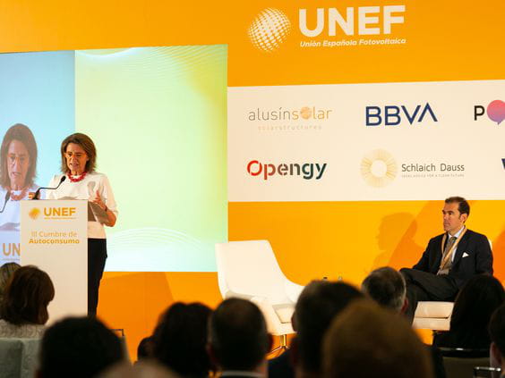 El sector fotovoltaico nacional pide un compromiso político claro que asegure el cumplimiento de los objetivos de la Hoja de Ruta del autoconsumo para la culminación de la transición energética