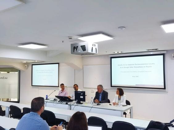 La energía solar fotovoltaica: una oportunidad para el desarrollo económico y social del medio rural español