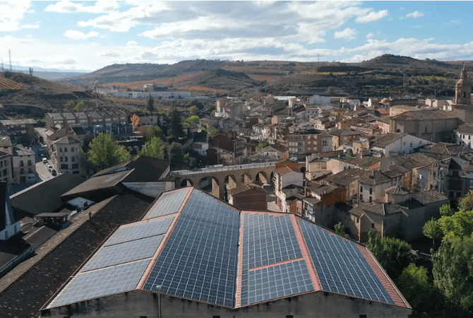 El ritmo de la instalación de autoconsumo baja un 17% en el primer trimestre de 2025, respecto a la media trimestral de 2024 y con datos preliminares elaborados por UNEF