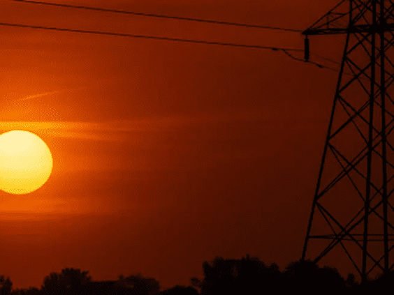 La ola de calor anticipa un verano con alta demanda de electricidad y precios presionados al alza