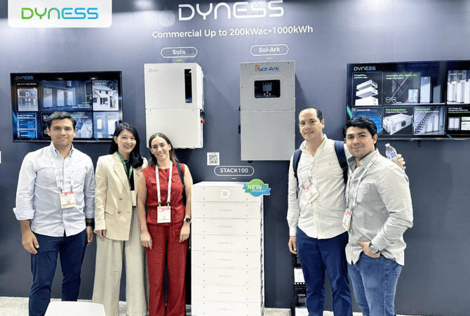 Dyness presenta soluciones completas de almacenamiento energético en RE+ 2025
