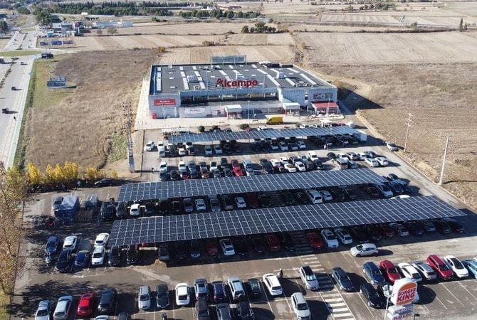 Helexia inaugura nueva instalación fotovoltaica en el  hipermercado de Alcampo Huesca