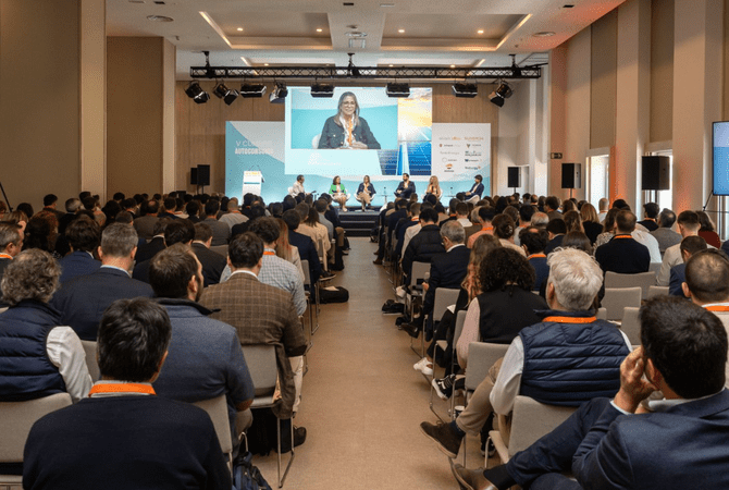 CNMC, IDAE y el Ministerio de Industria confirman su participación en la VI Cumbre de Autoconsumo de UNEF