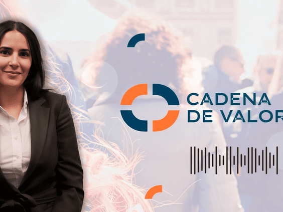 Análisis del impacto del bloqueo del Estrecho de Ormuz en la logística y la cadena de suministro de la industria solar.