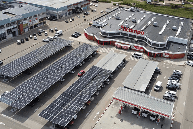 Alcampo Alcañiz y Helexia ponen en marcha una  nueva instalación sobre cubierta en su tienda en la  localidad turolense