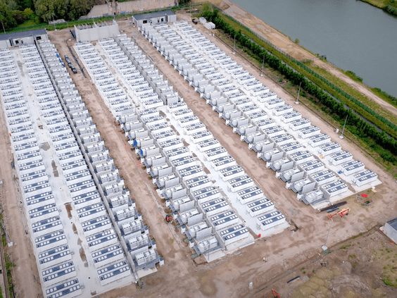 Sungrow ocupa el primer puesto en la clasificación mundial de Wood Mackenzie de integradores de sistemas de almacenamiento de energía en baterías (BESS) y fabricantes de inversores fotovoltaicos